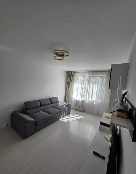 Apartament cu 2 camere decomandat, mobilat în Sebastian