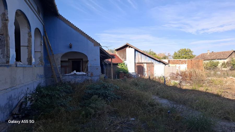 Casă individuală cu 4 camere cu Canalizare în Nădlac