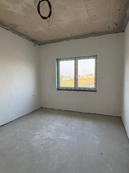 Duplex cu 3 camere cu Teren 280 Mp în Moșnița Nouă