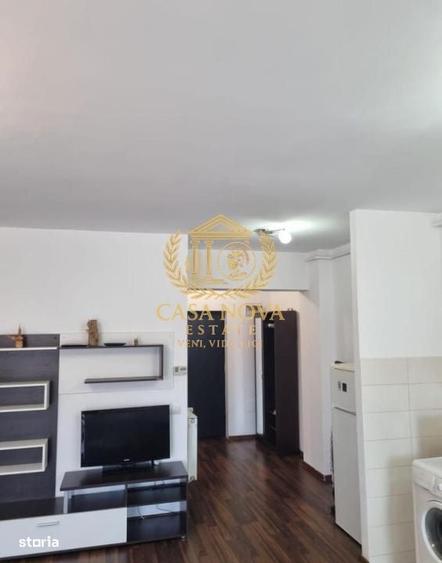 Garsonieră în Est