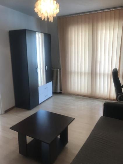 Apartament cu 2 camere semidecomandat, mobilat în Victoriei