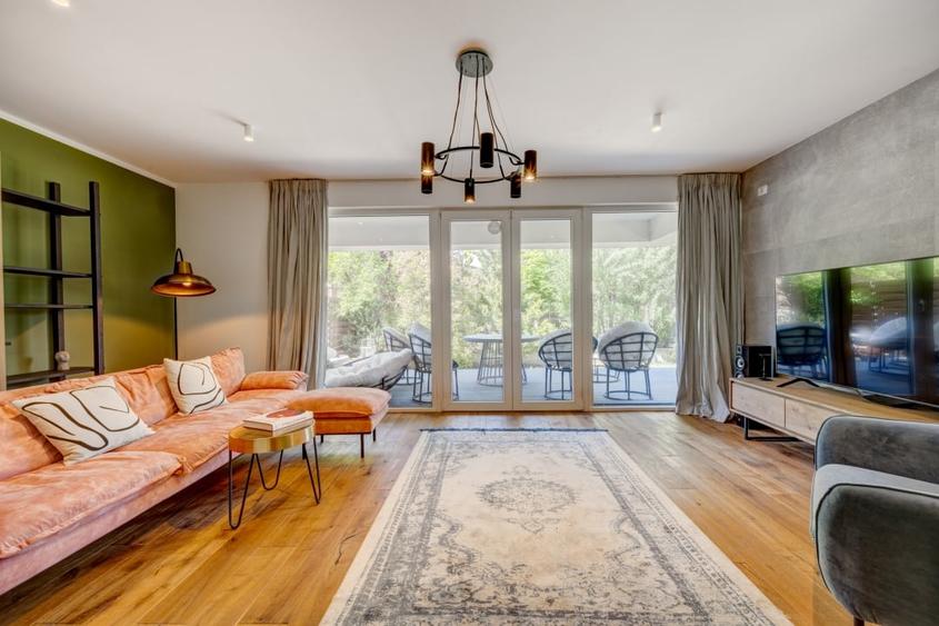 Duplex cu 4 camere cu Teren 302 Mp în Odăi