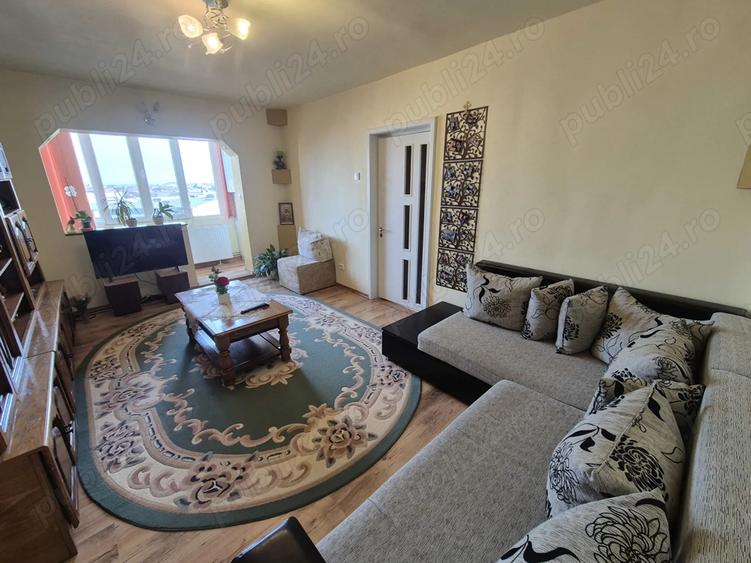 Apartament cu 4 camere semidecomandat, mobilat în Micălaca
