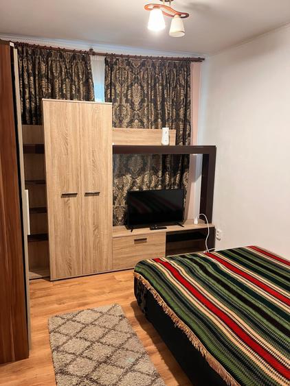 Apartament cu 4 camere decomandat în Păcurari