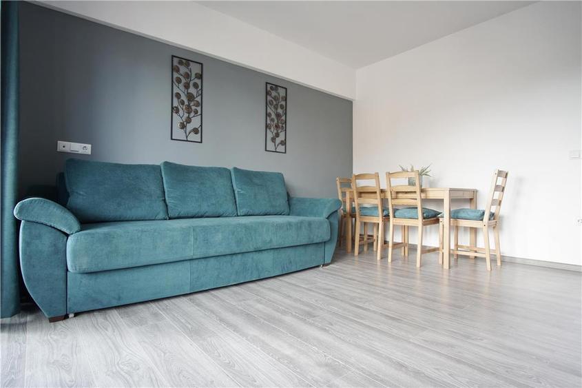 Apartament cu 2 camere decomandat, mobilat în Central