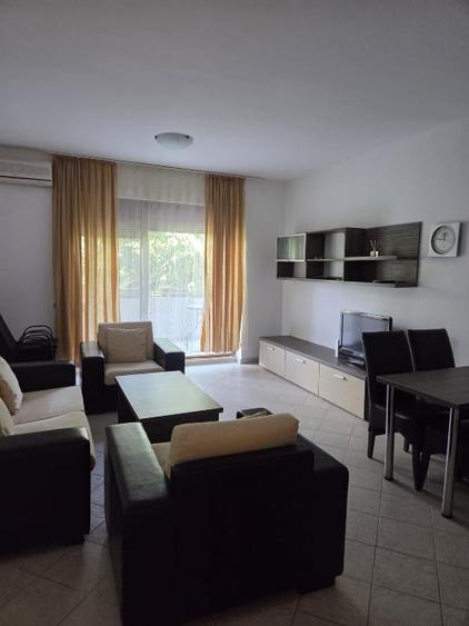Apartament cu 2 camere semidecomandat, mobilat în Central