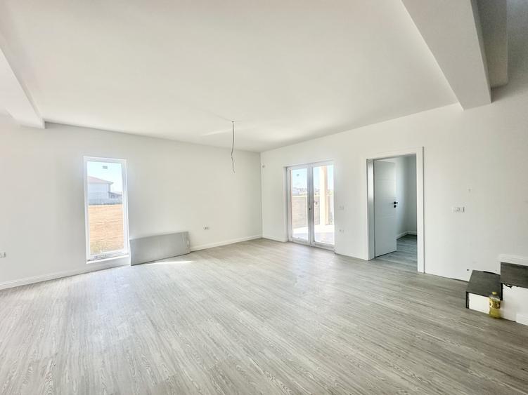 Duplex cu 4 camere cu Canalizare în Moșnița Veche