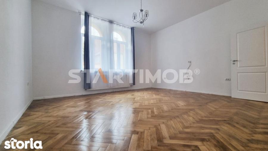 Apartament cu 4 camere în Central