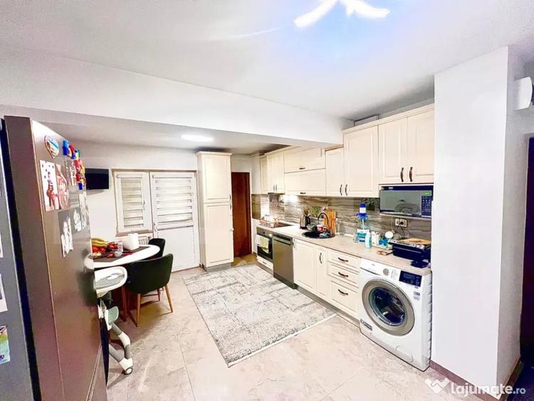 Apartament cu 4 camere decomandat în Central