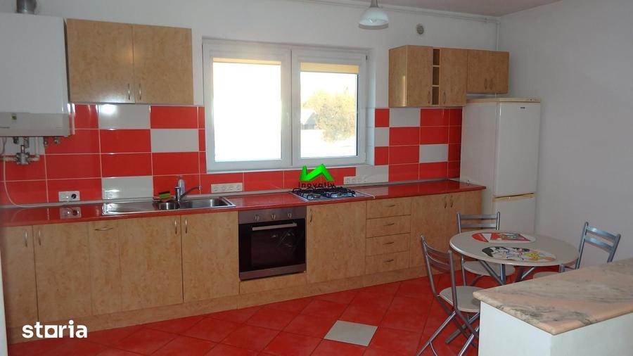 Apartament cu 3 camere decomandat în Sub Arini