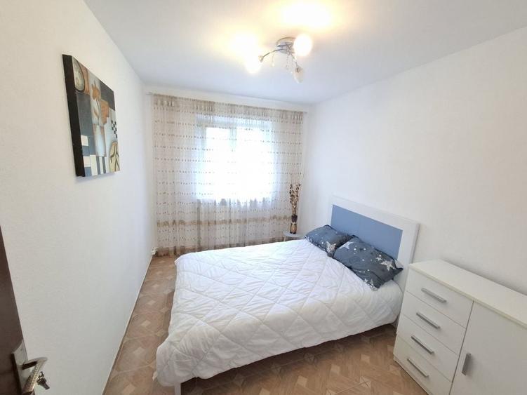Apartament cu 3 camere semidecomandat în Central