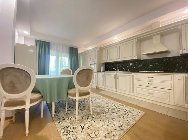 Apartament cu 3 camere semidecomandat în Ștefăneștii de Jos