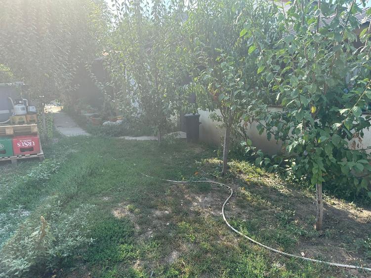 Casă individuală cu 4 camere cu Canalizare în Ultracentral