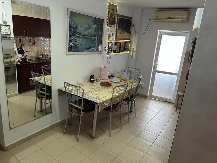 Apartament cu 2 camere decomandat în Exterior Vest