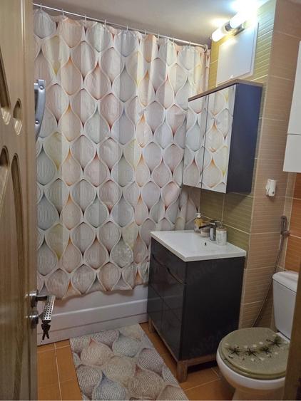 Apartament cu 2 camere decomandat în Craiovița Nouă