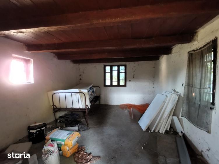Casă cu 3 camere cu Teren 1356 Mp în Sâmbăta