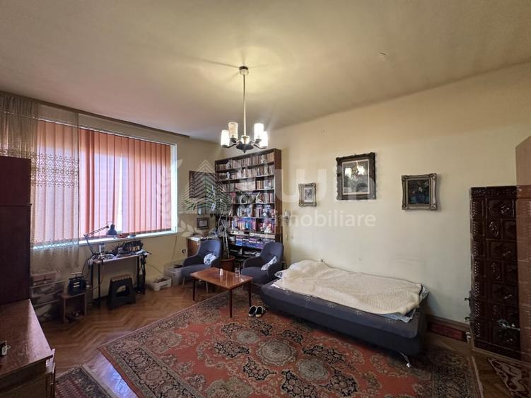 Apartament cu 3 camere semidecomandat, mobilat în Central