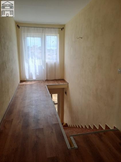 Casă individuală cu 5 camere cu Canalizare în Oncea