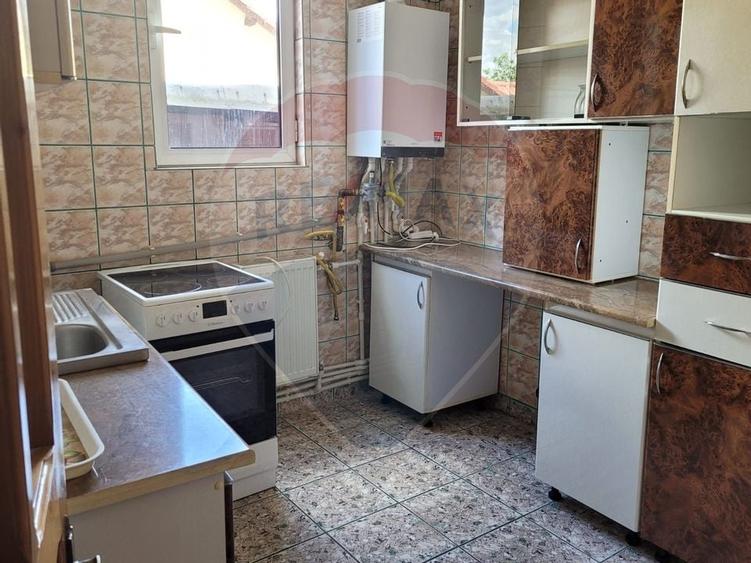 VILĂ MIXTĂ DE VÂNZARE – STRADA 1 DECEMBRIE 1918 - 21