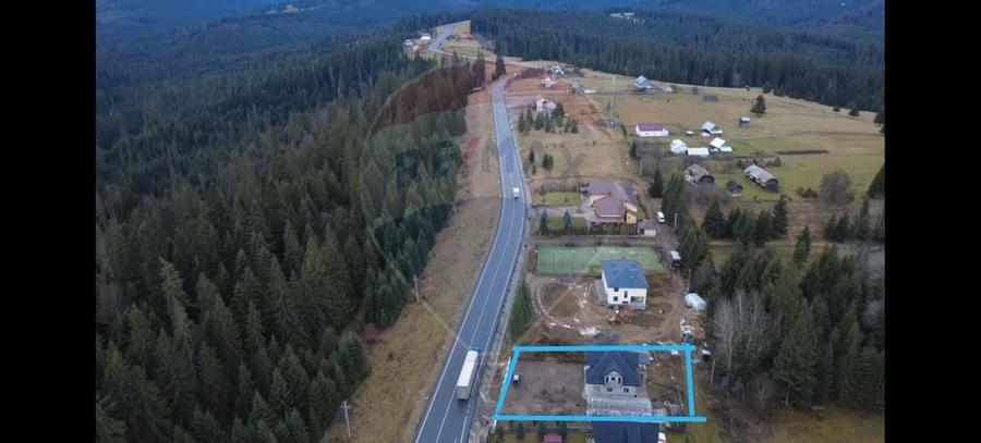 Casa / Vila cu 8 camere de vanzare - 1