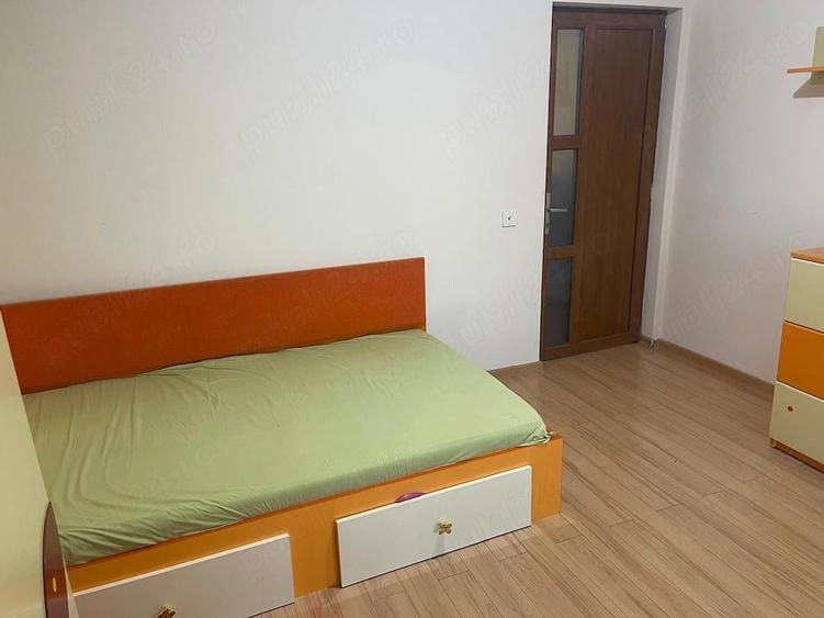 Inchiriez apartament 3 camere - 5
