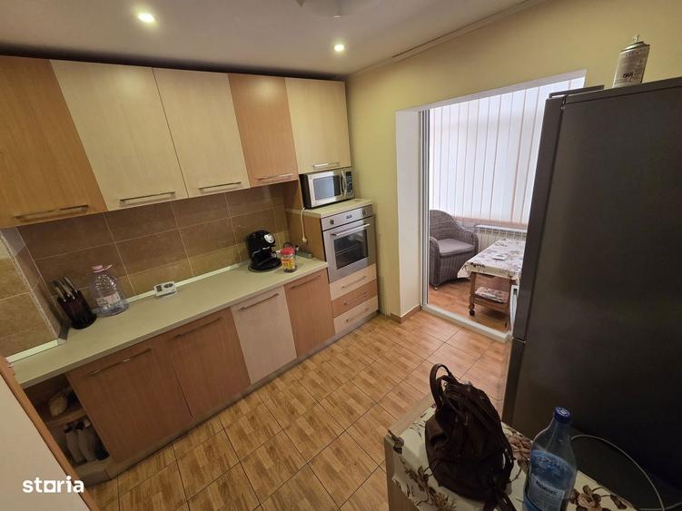 Apartament de INCHIRIAT 3 camere -CARTIER E3 - 4