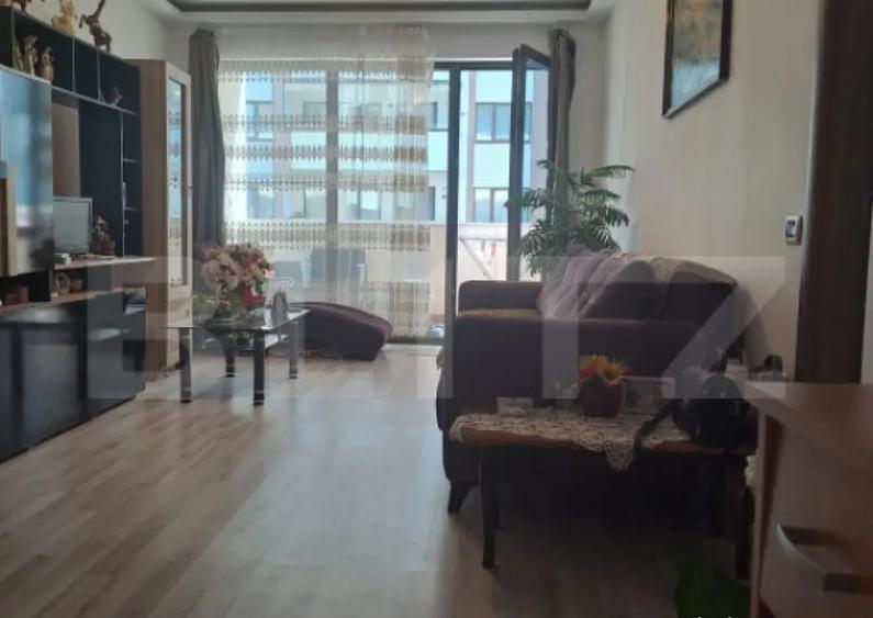 Apartament cu 2 camere, 80 mp, decomandat, zona Coresi - 7