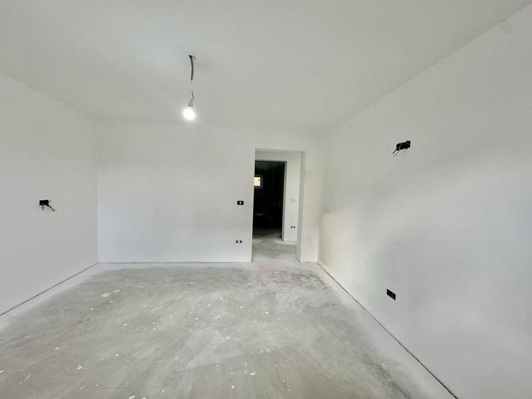 Casă individuală de vanzare  cu garaj și curte proprie – Hălchiu - 8