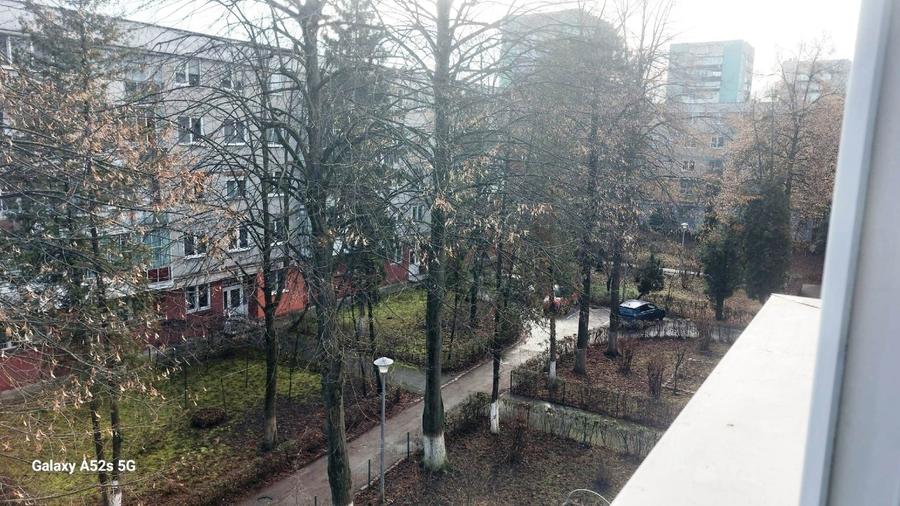 Proprietar vând apartament 3 camere, în Cluj-Napoca, aleea Băița nr. 4 - 8