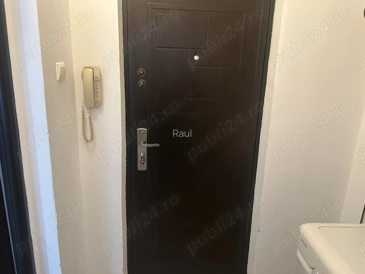 Persoana fizica vand garsoniera.