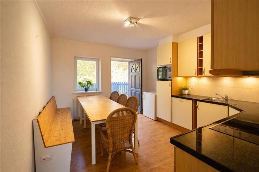 Transilvania Camping, domeniu de 14.400mp,Sanmarghita de Mures:2cladiri, apartam - 2