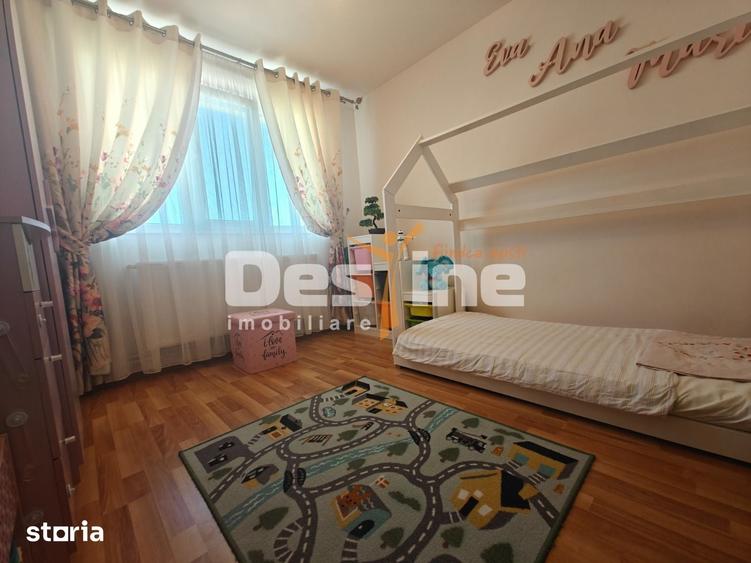 Apartament cu 3 camere decomandat, mobilat în Central