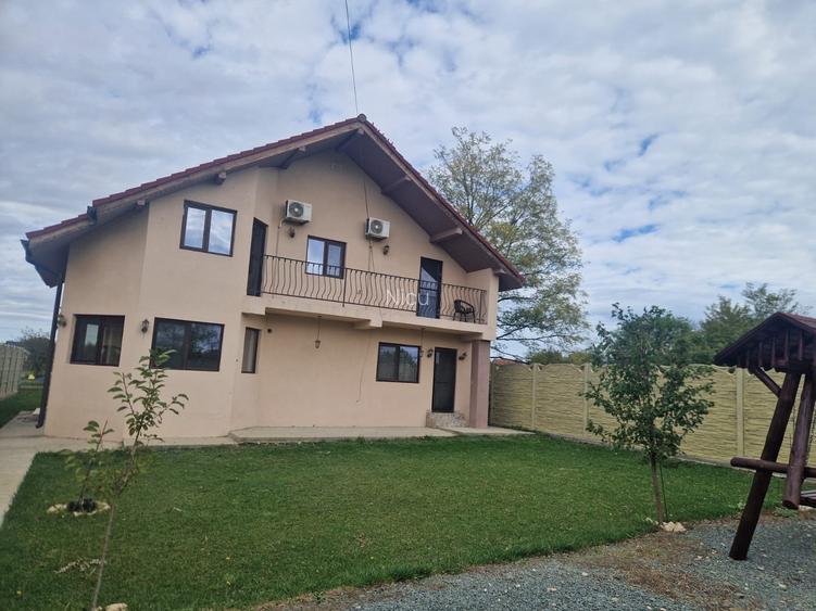 Agenție imobiliară vindem casa cu mansardă la Corbu Agenție imobiliară vindem casa cu mansardă la Corbu