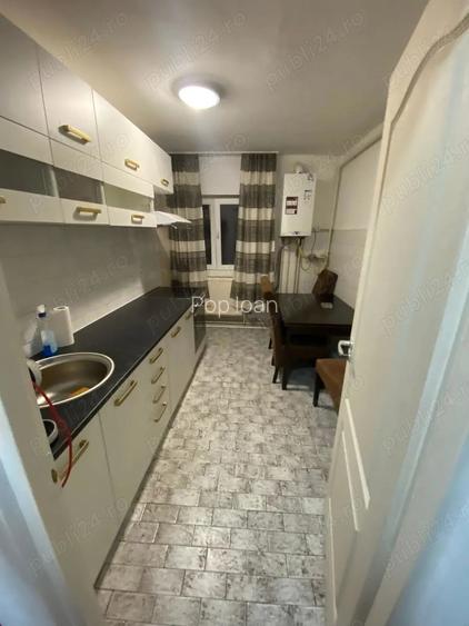 Proprietar, inchiriez apartament cu 3 camere decomandat Proprietar, inchiriez apartament cu 3 camere decomandat