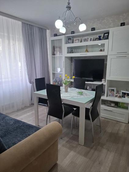 Apartament cu 3 camere decomandat în Nord