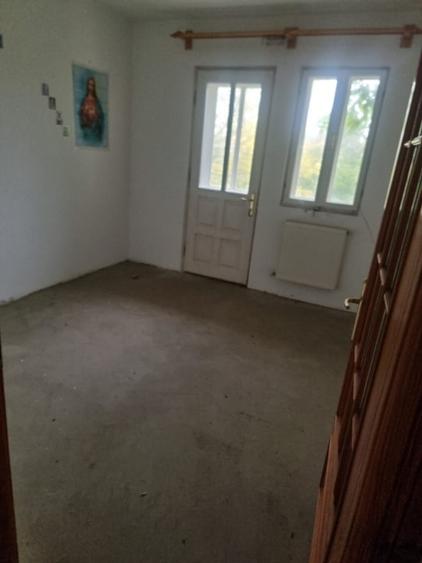 Casă individuală cu 8 camere cu Teren 1300 Mp în Marginea