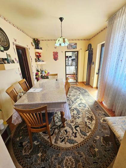 Casă spațioasă cu 9 camere în Strejnicu – pentru locuință, birouri - 51