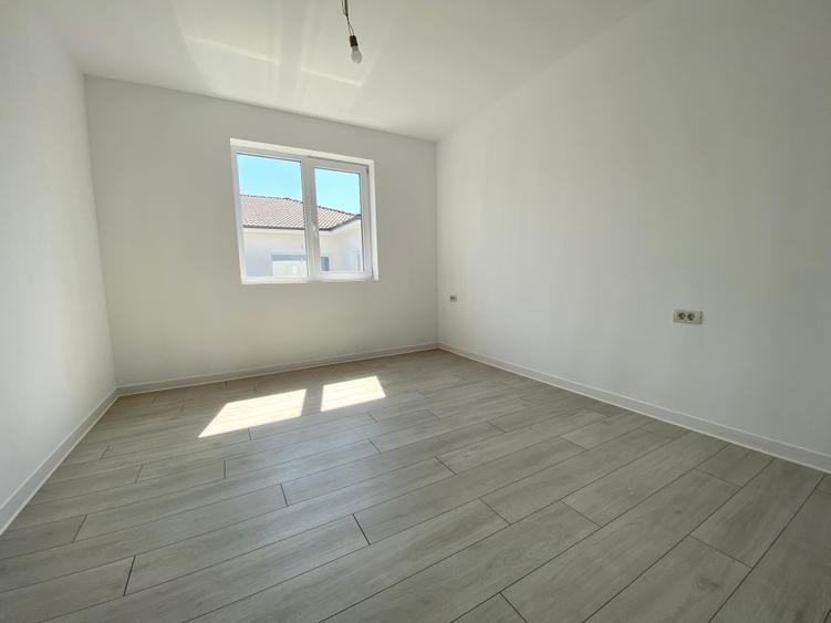 Duplex pe parter langa Timisoara | 3 camere si 2 bai | Perete dublu - 9