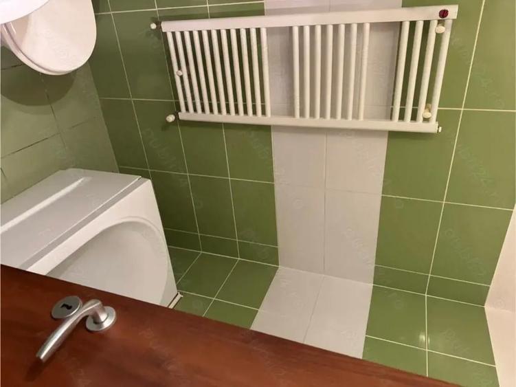 vand Garsoniera . - 10