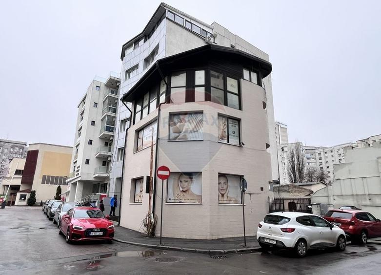 Vila de închiriat 6 camere Piata Victoriei - 1