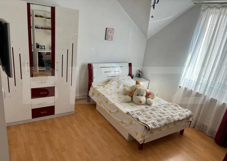 Casa P+1 de vanzare, cu 4 camere, 180 mp, zona Micro 2 - 9