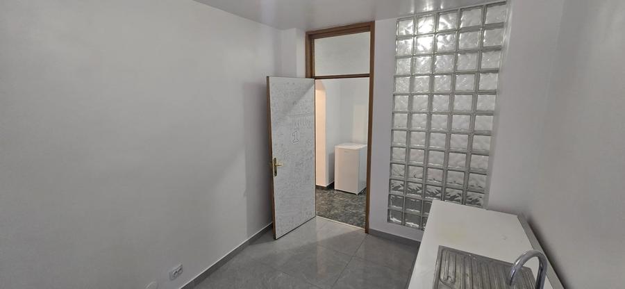 Apartament cu 4 camere semidecomandat în Brâncoveanu