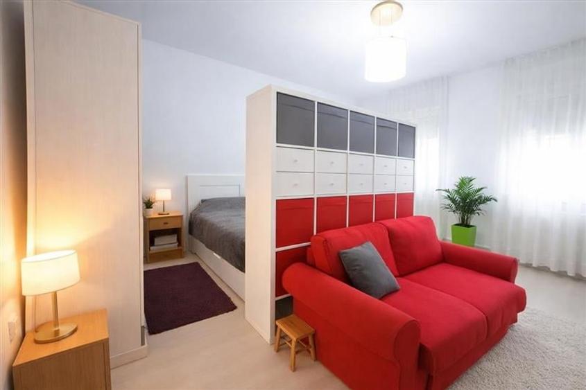 Casa, pe locatie centrala, imbinare apreciabila intre traditional si contemporan - 2