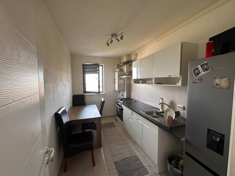 Apartament de vanzare 2 camere ,si loc de parcare  - 4