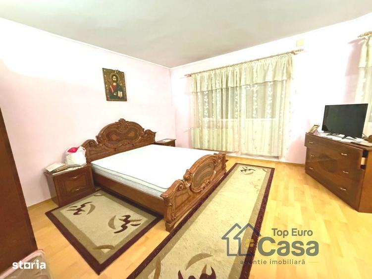 Casă cu 4 camere cu Teren 1676 Mp în Central