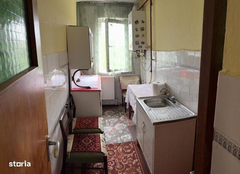 Propietar, vand ap 4 camere etaj 3 - 6