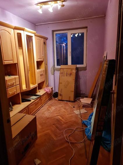 De vanzare apartament 3 camere - 2