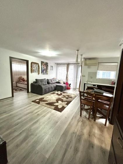 Apartament de vanzare, 2 camere, 54mp, etaj 1, balcon, garaj, Eroilor