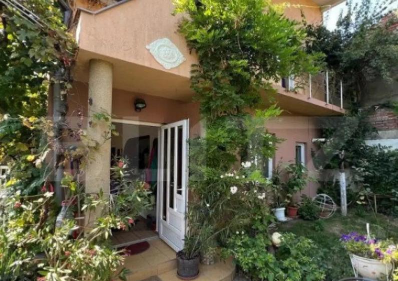 Casa pe strada Corvinilor cu trei apartamente - 9