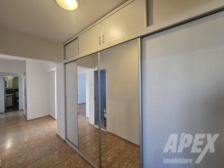 Apartament 4 camere renovat | COMISION 0% | Dr. Taberei- B-dul Ghencea - 17